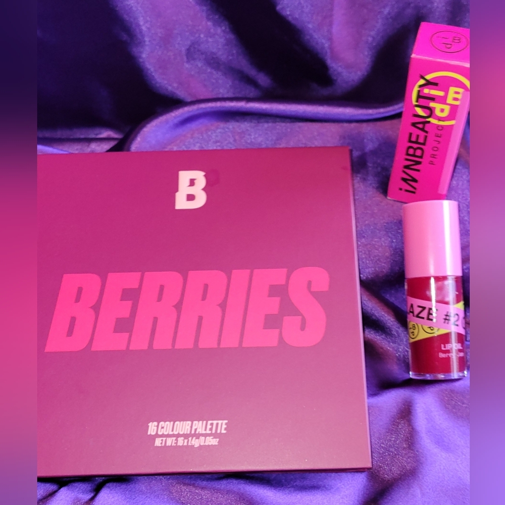 Beauty Bay - Berries palette & INN Beauty Project Lip Oil - Berry Jam